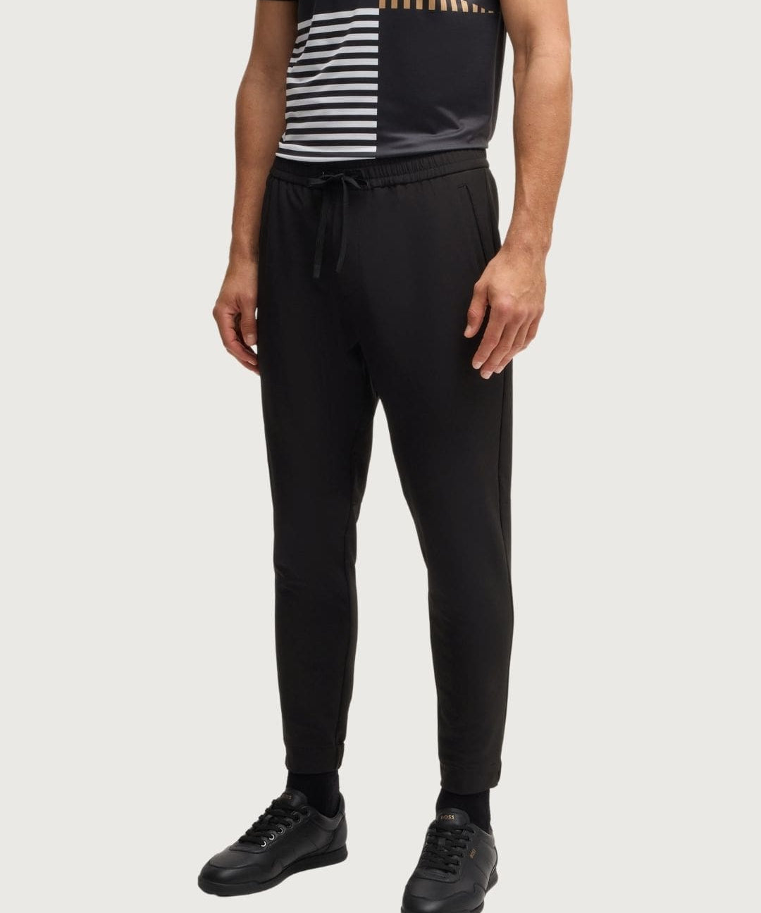 HUGOBOSS38285_3_-min.jpg