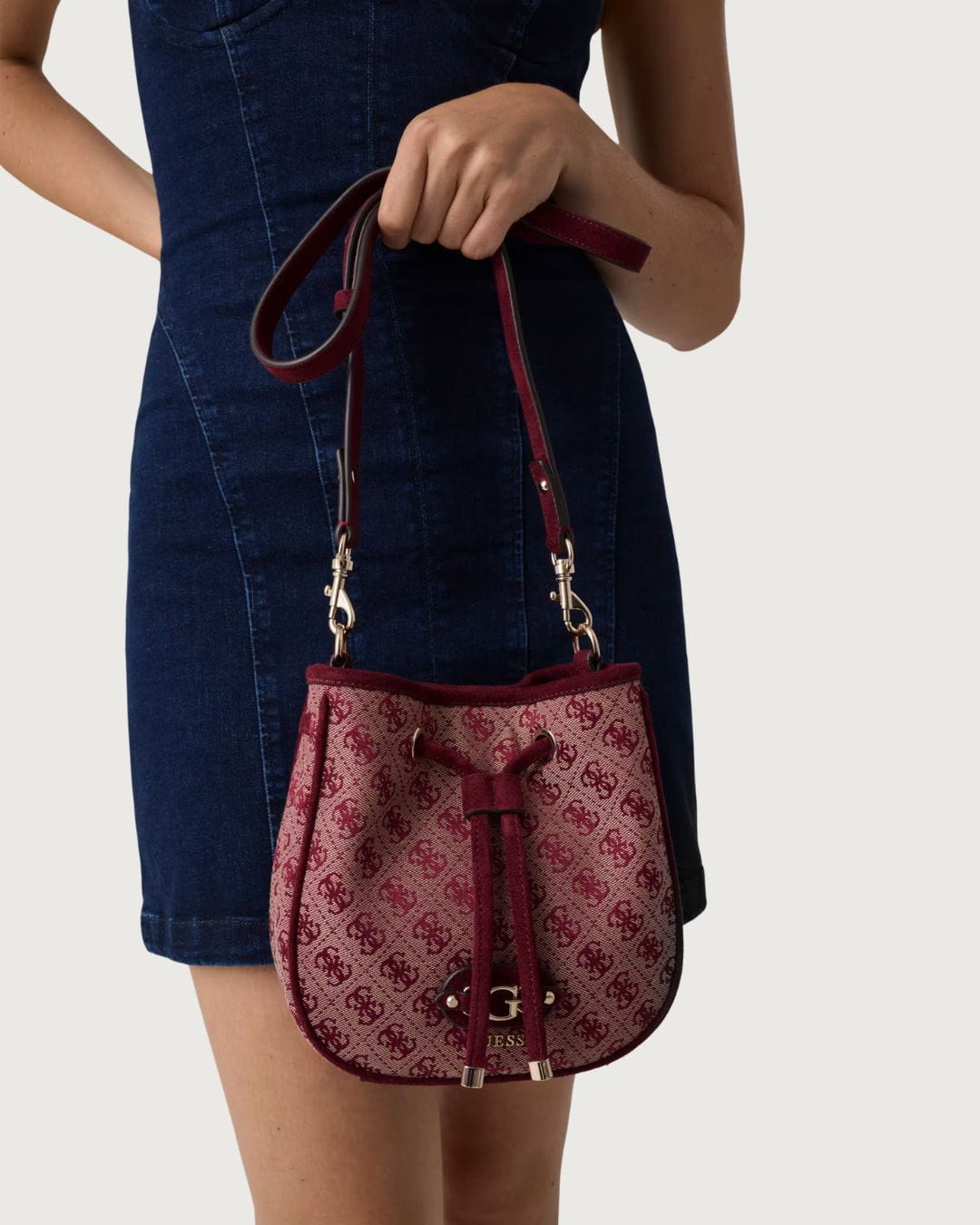 Bandolera Samantha Guess