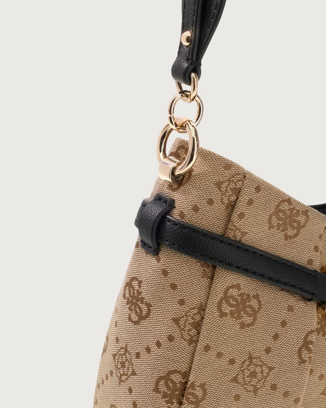 Bolso de hombro Dorothy Guess