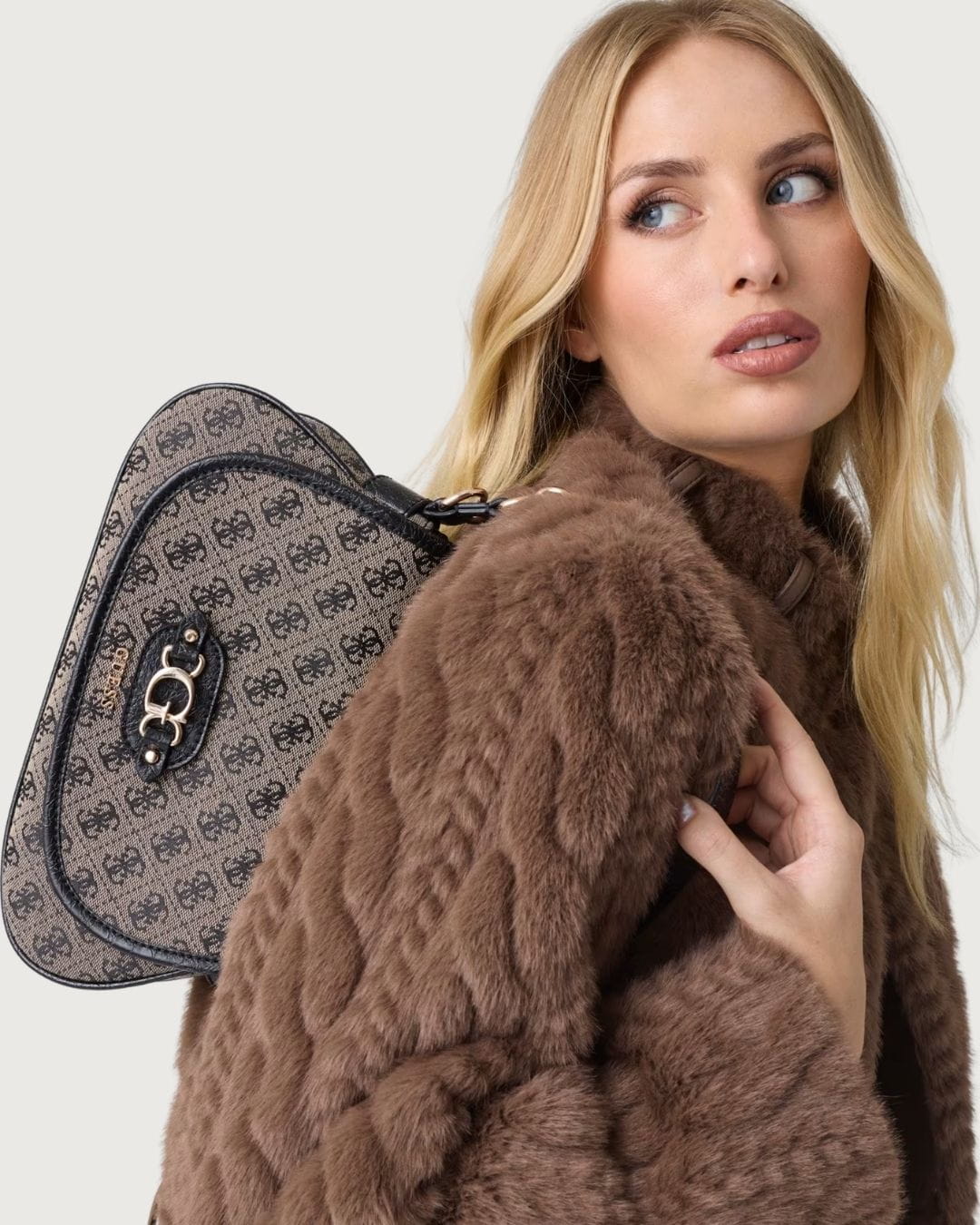 Bolso de hombro Samantha Guess