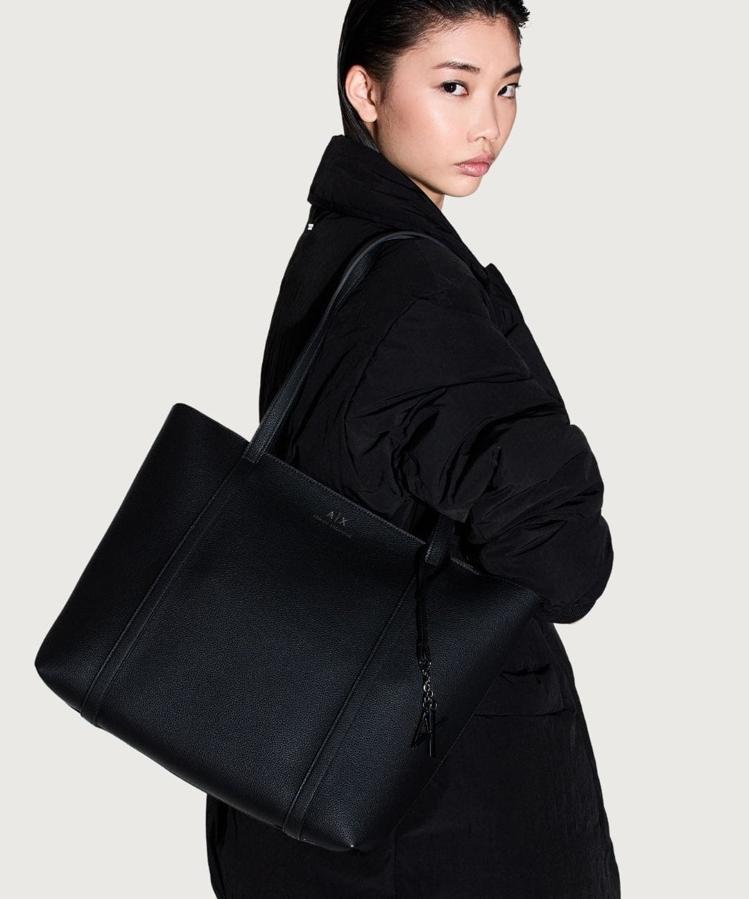 Bolso_mujer_Armani_Exchange_44301_2.jpg