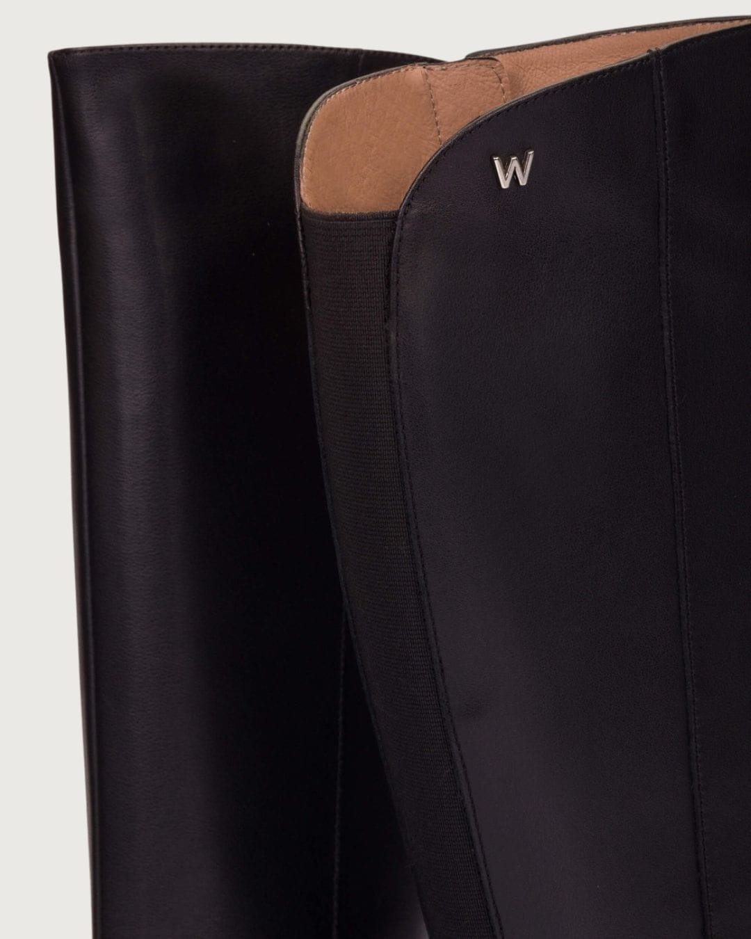 Bota Wonders plata para mujer