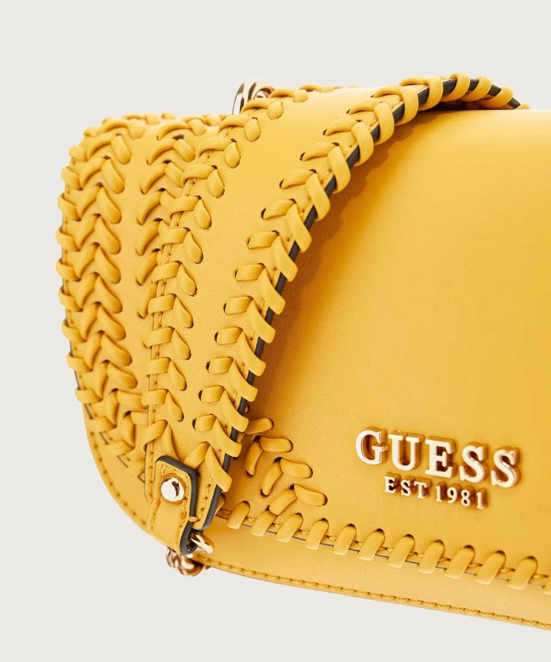 GUESS40501_3_-min.jpg