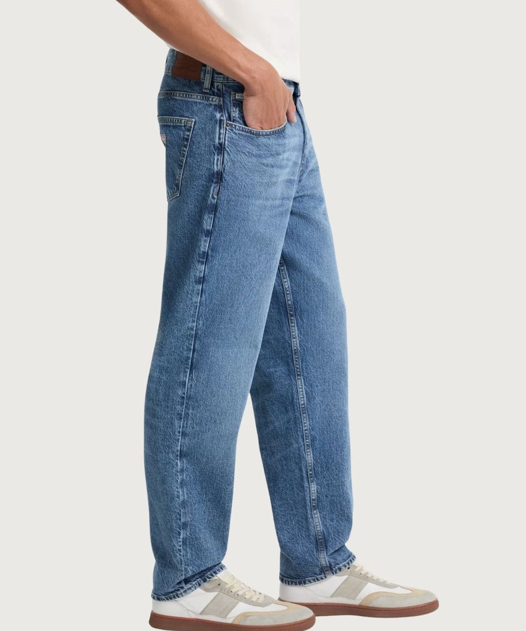 GUESSJEANS42587_3.jpg