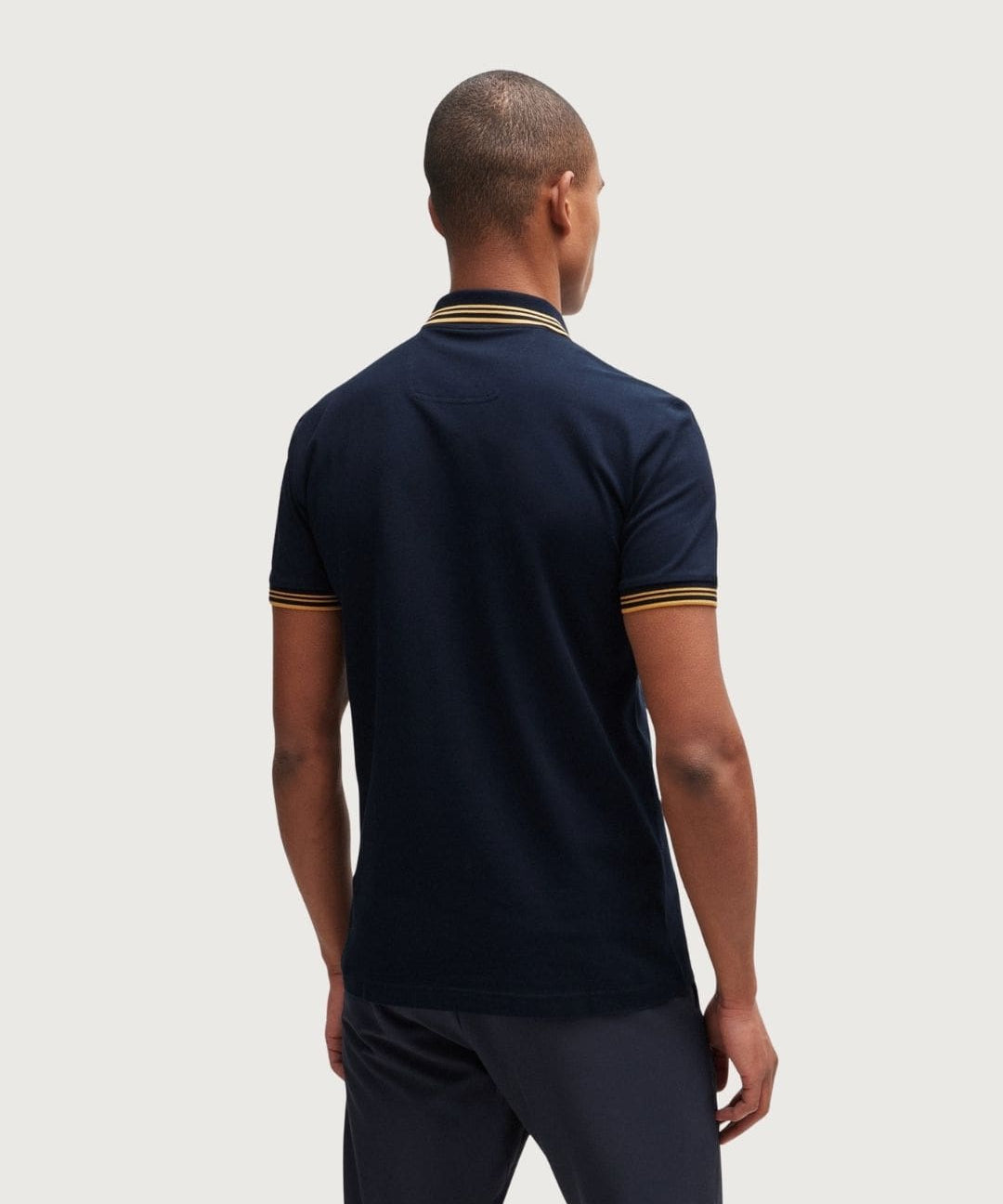 HUGOBOSS40195_4_-min.jpg