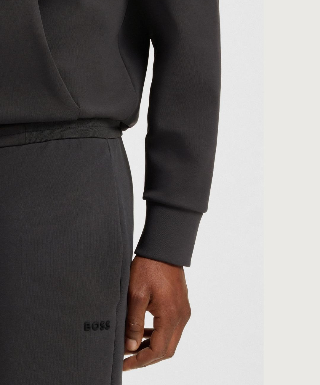 HUGOBOSS40216_4_-min.jpg
