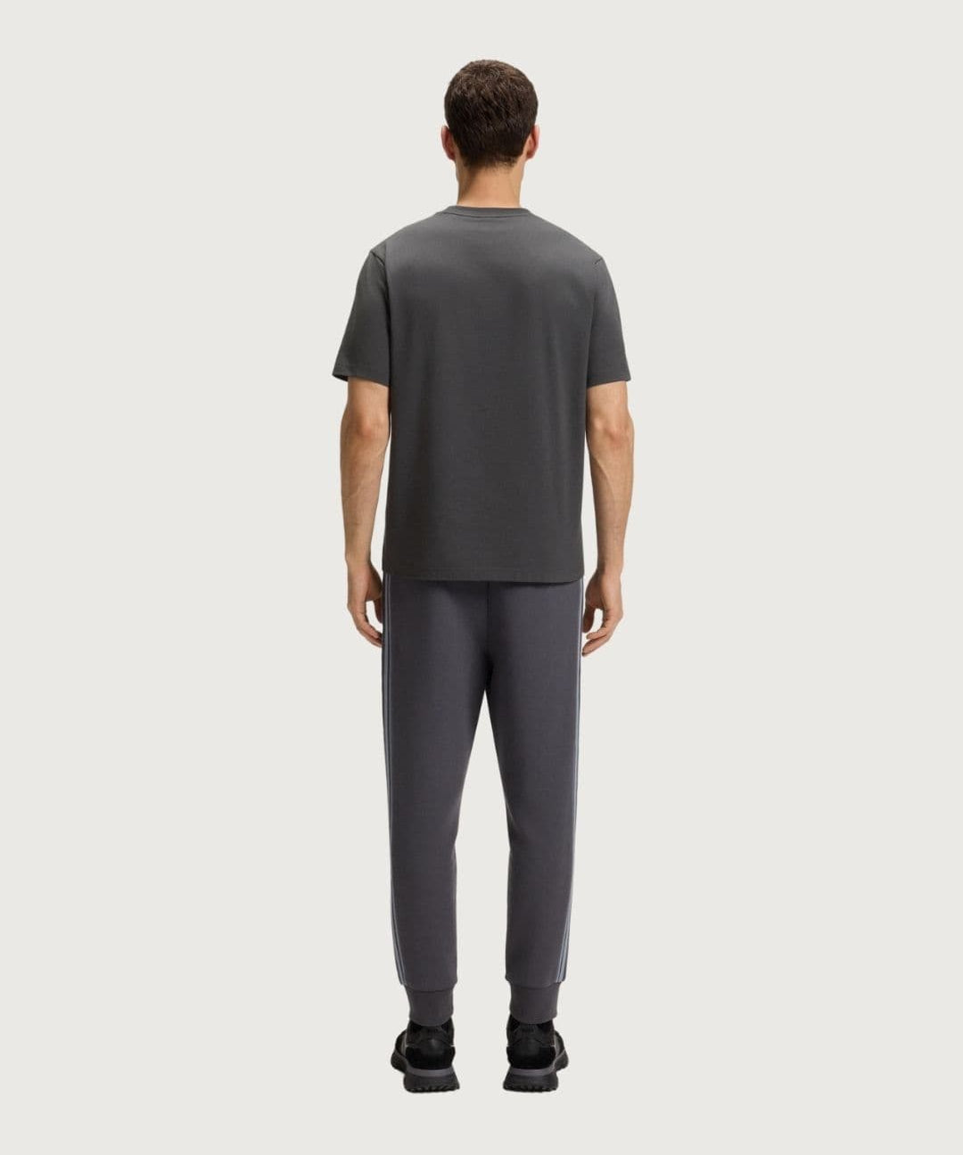 HUGOBOSS40221_4_-min.jpg