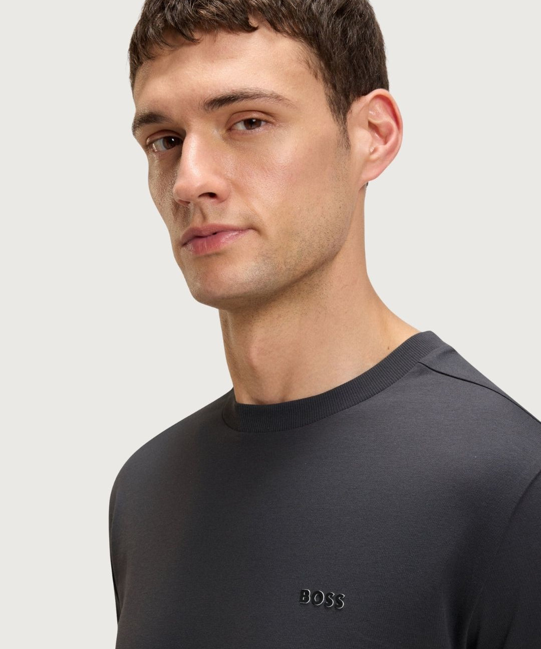 HUGOBOSS40420_3_-min.jpg