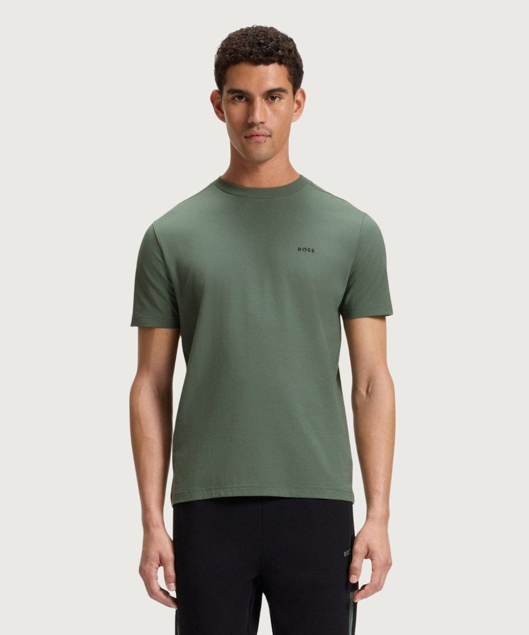 HUGOBOSS40422_2_-min.jpg