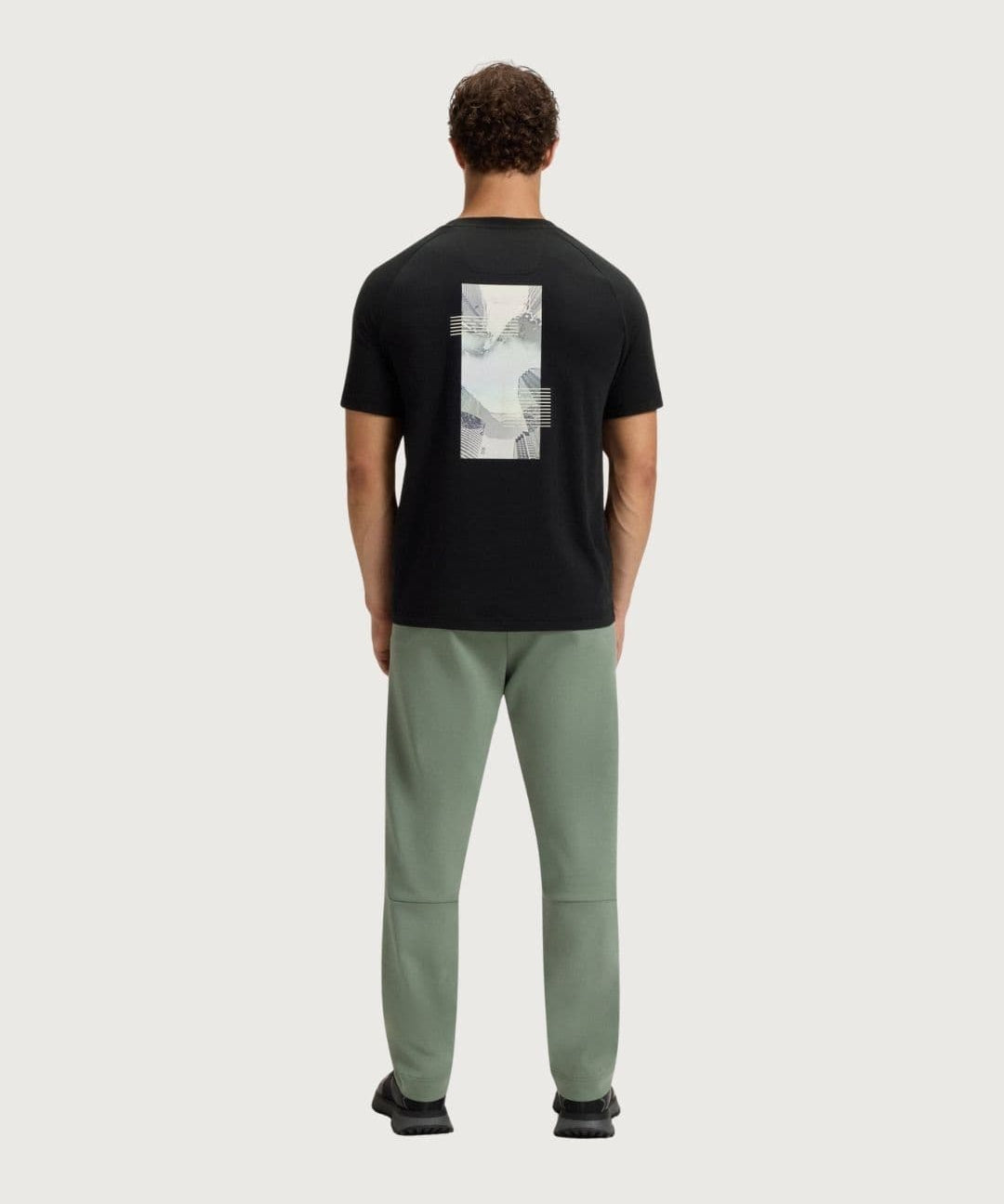 HUGOBOSS40440_4_-min.jpg