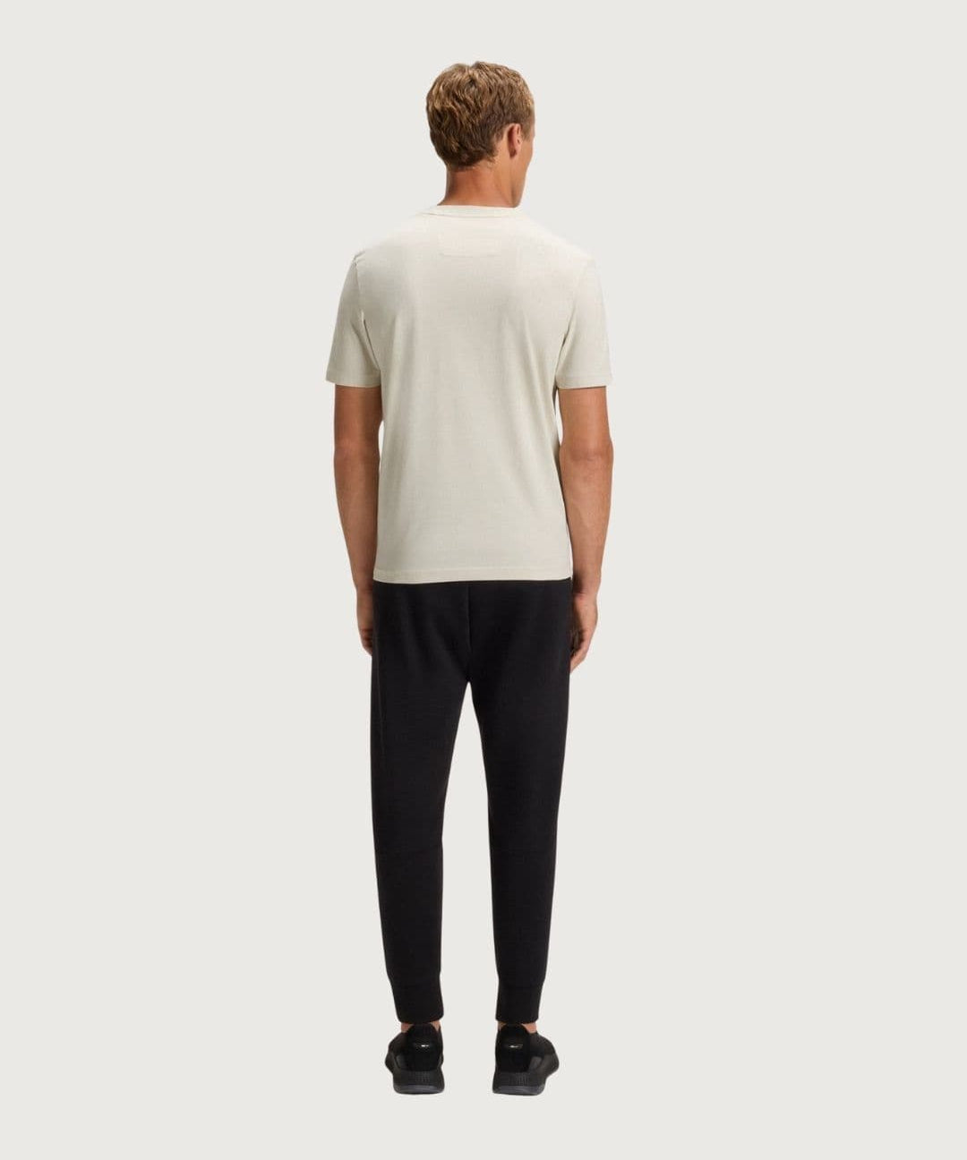 HUGOBOSS40442_4_-min.jpg