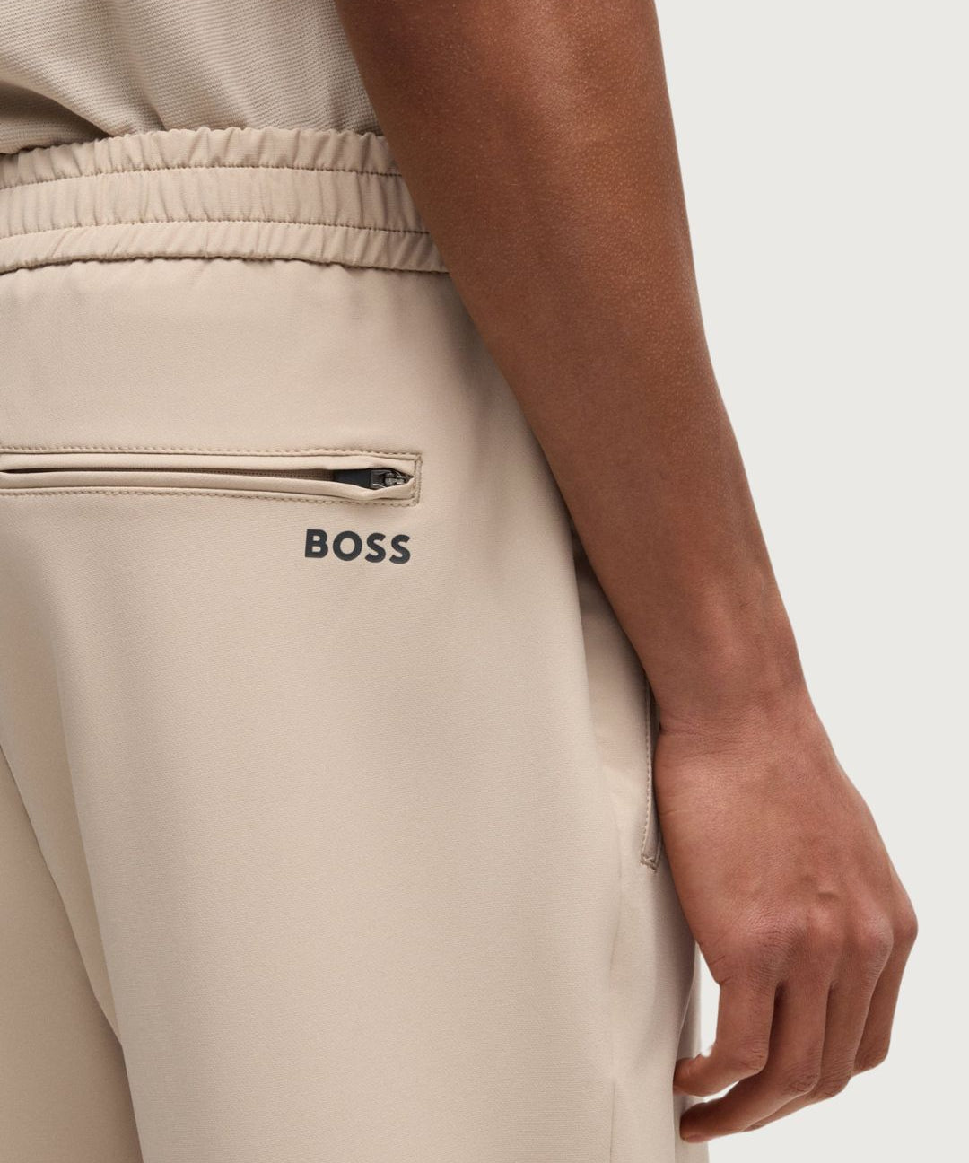 HugoBOSS39257_5_-min.jpg