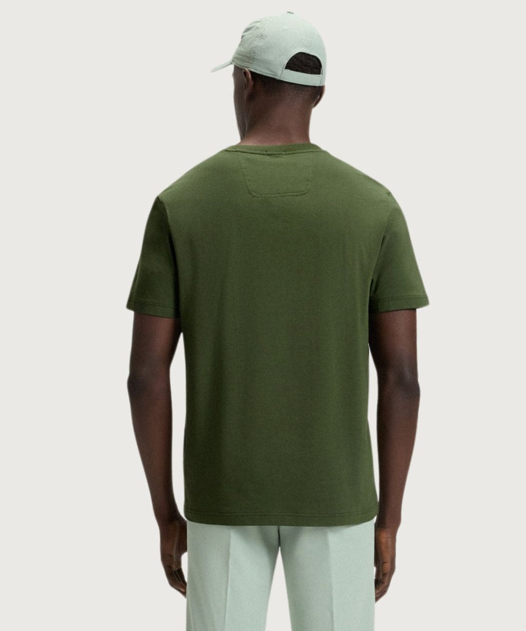 HugoBOSS39276_3_-min.jpg