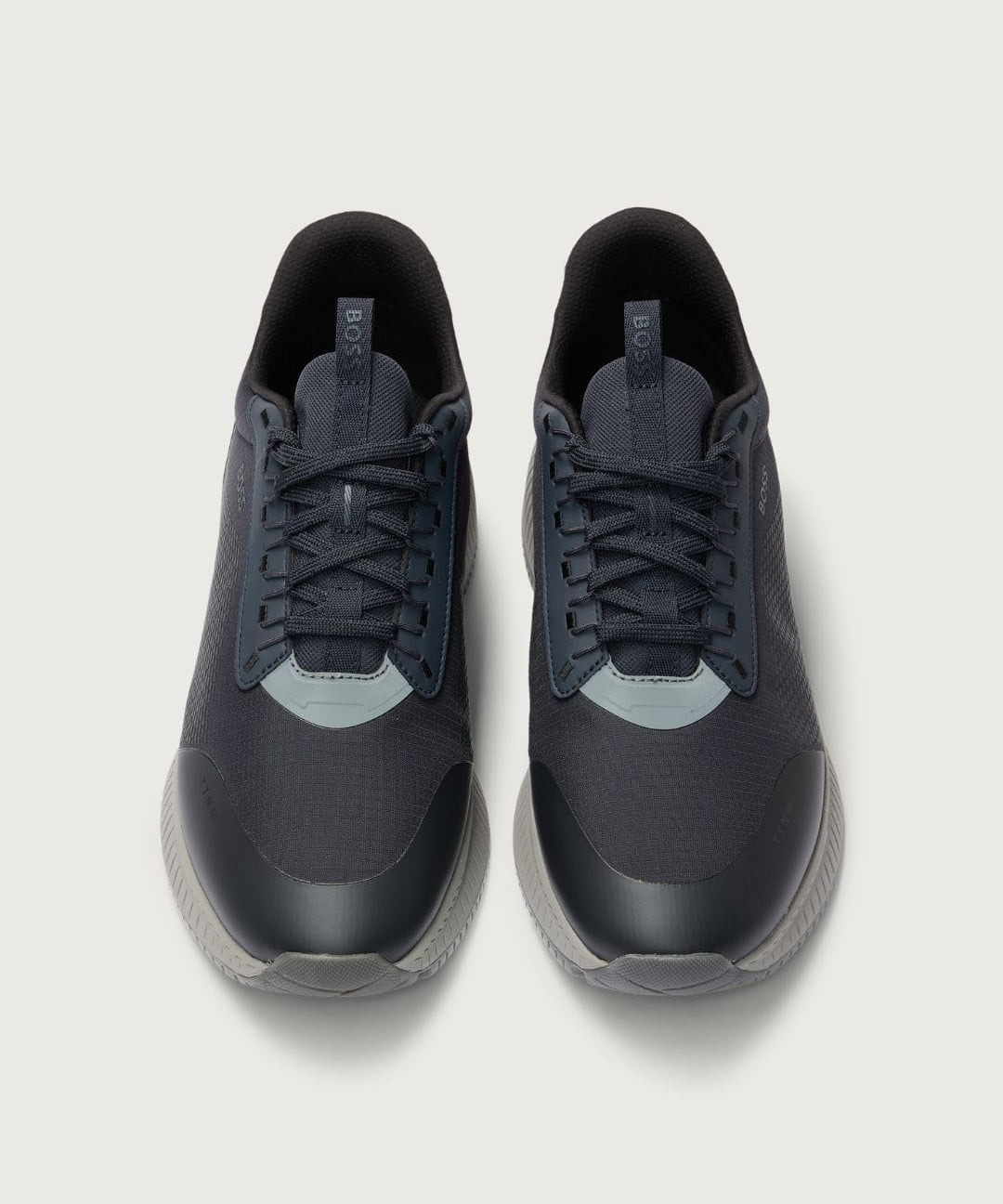HugoBOSS39291_4_-min.jpg