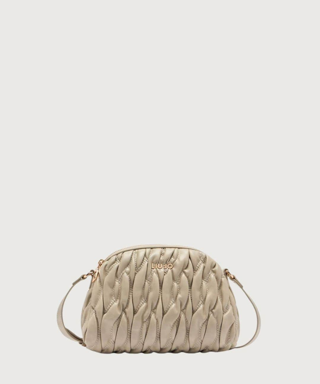 LIUJO41108-min.jpg