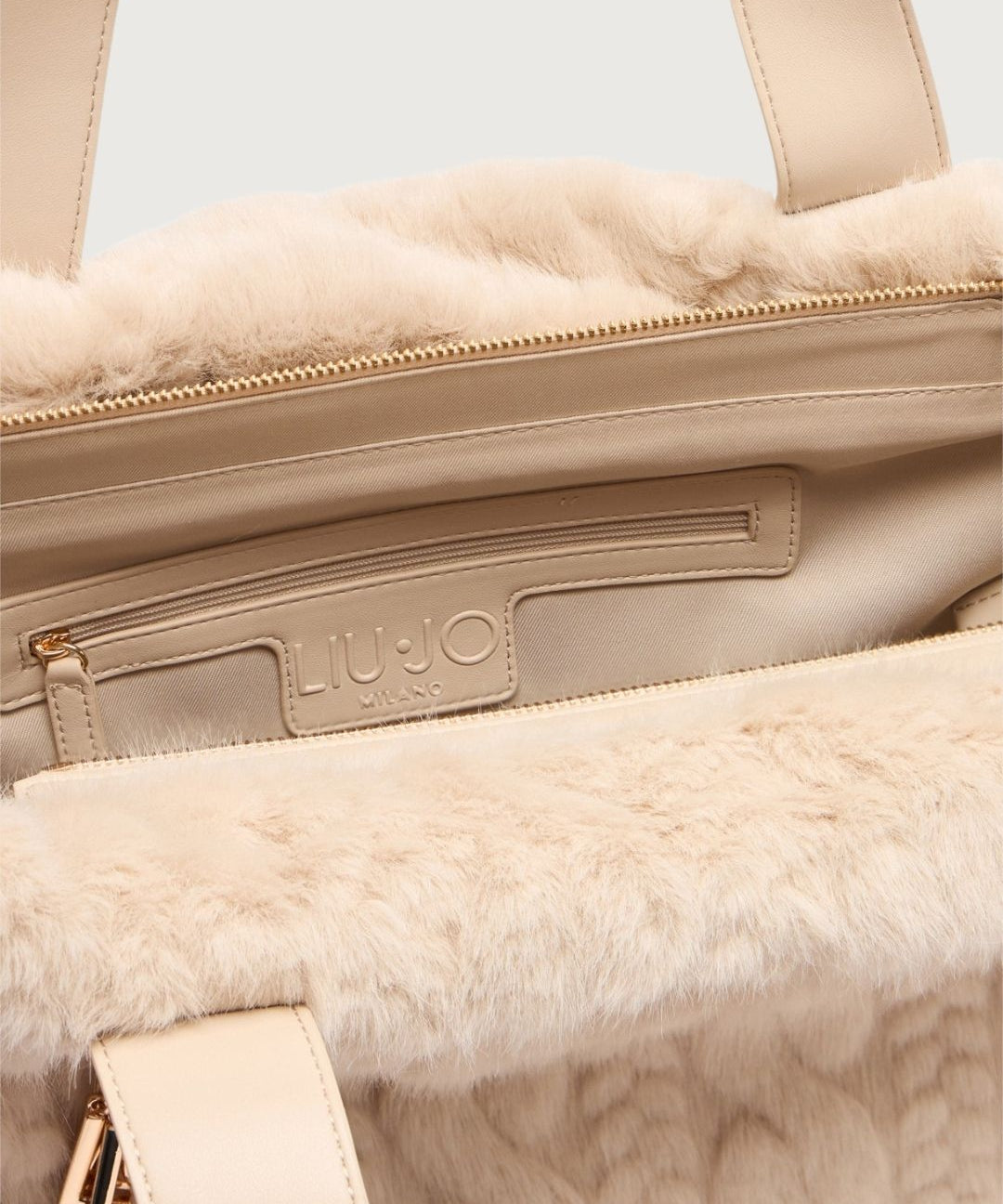LIUJO41326_3_-min.jpg