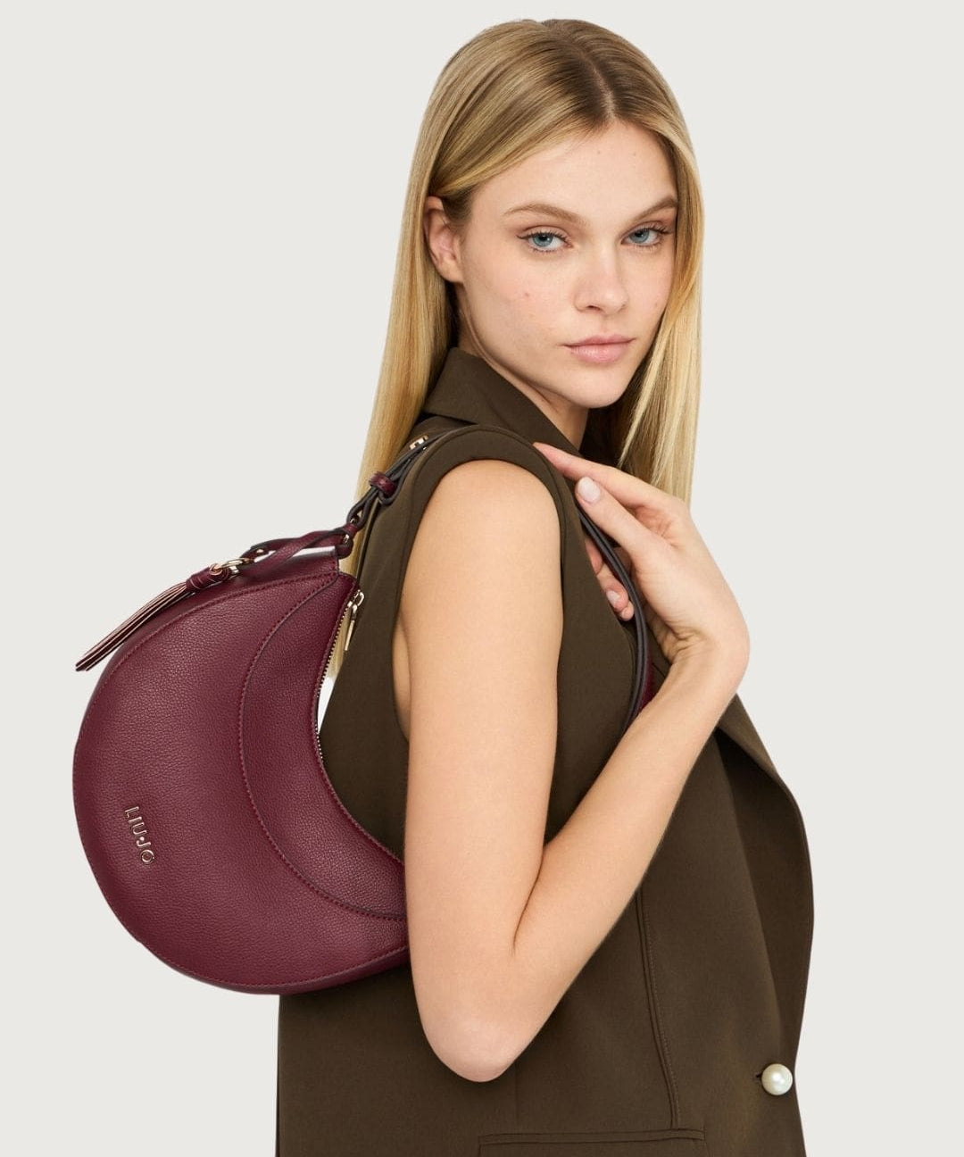 LIUJO41328_4_-min.jpg