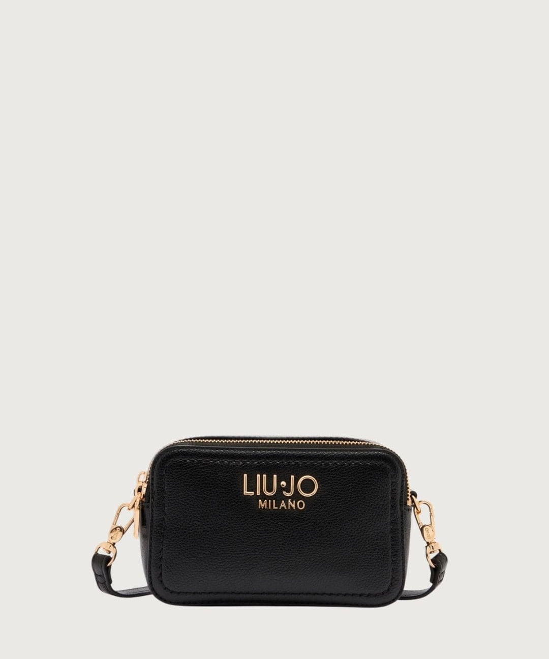 LIUJO41334-min.jpg
