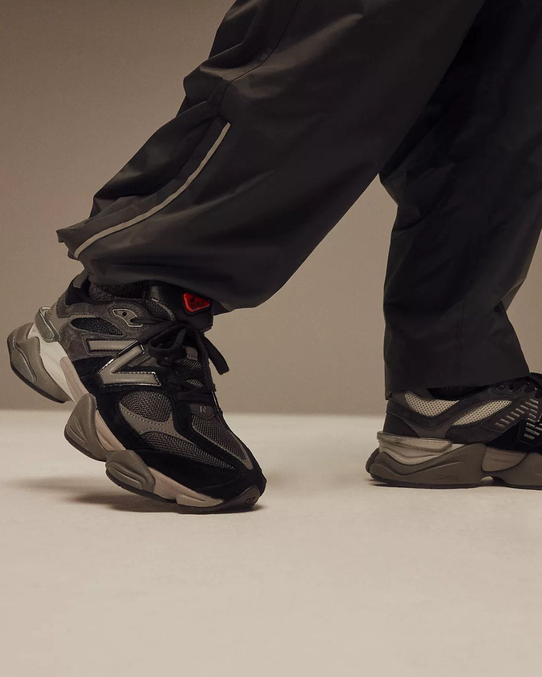 New Balance 9060 negra para hombre