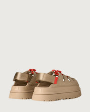 Sandalia GoldenGlow Toggle UGG