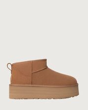 Botín Classic Ultra plataforma UGG