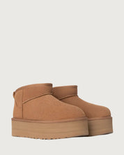 Botín Classic Ultra plataforma UGG