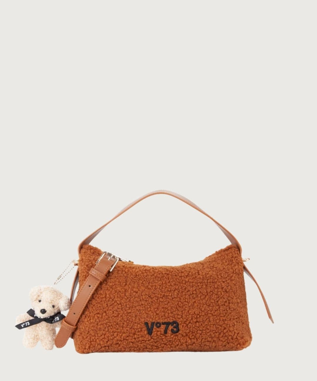 V7340903-min.jpg