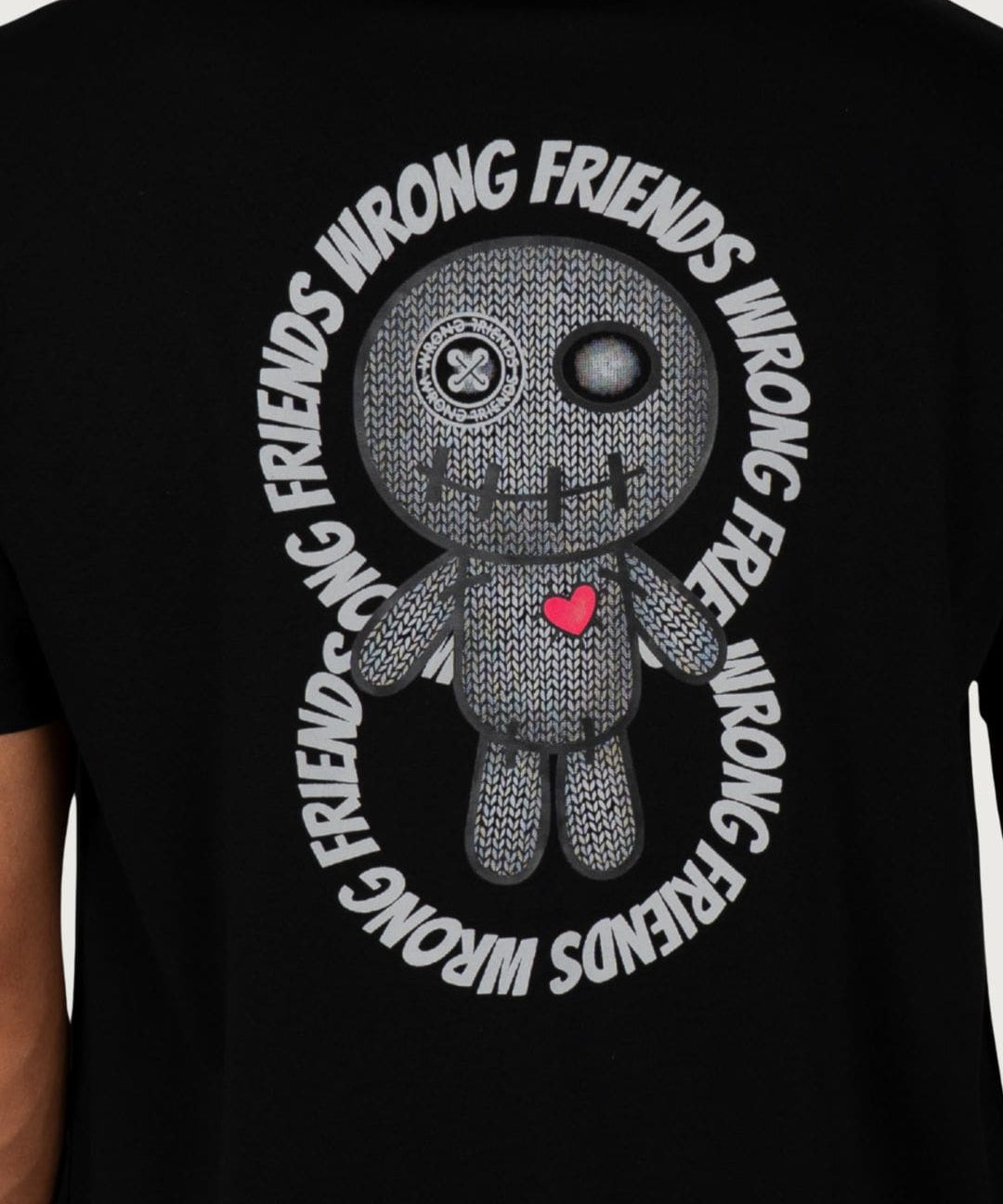 WrongFriends41390_4_-min.jpg
