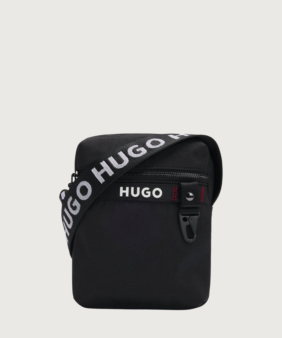 hugo38256-min.jpg