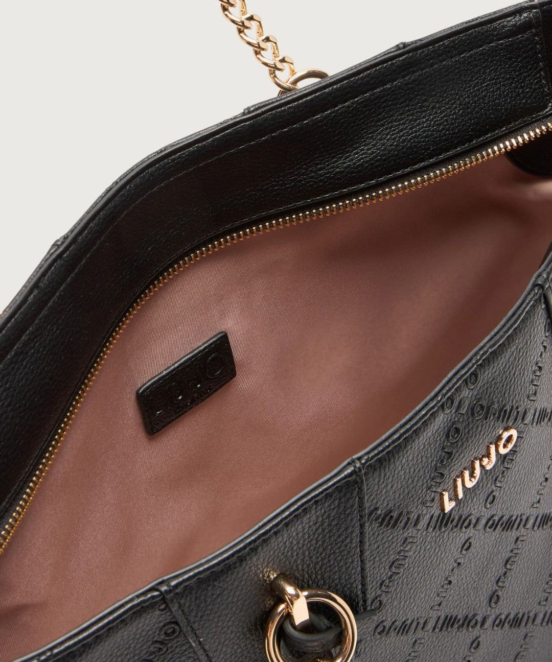 liujo41114_3_-min.jpg